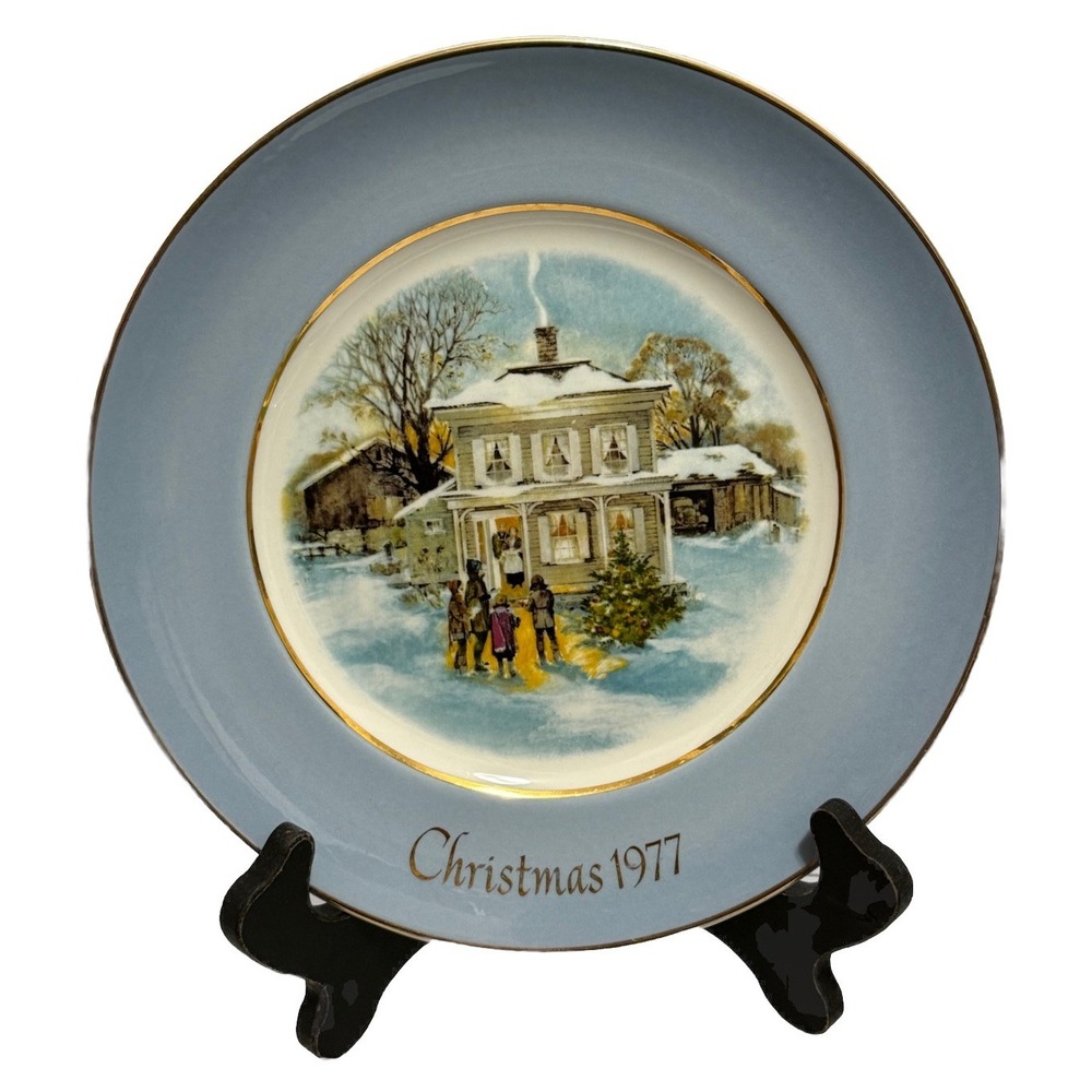 VTG - AVON 1977 "Carollers in the Snow"‎ Enoch Wedgwood Christmas Plate Series